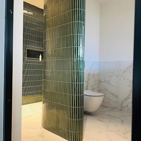 Βίλα Kerry Lakeside Retreat - Luxury, Tranquility, And Wellness *